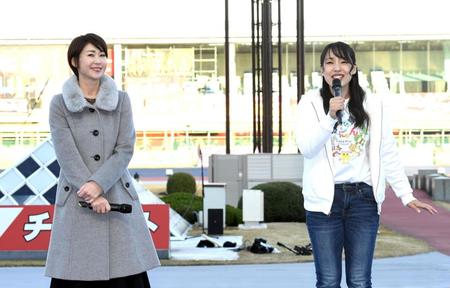 　古閑美保さん（左）とトークショーを行った高木真備さん（撮影・佐藤厚）