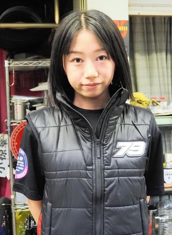 　女子レーサー史上最速Ｖ記録を達成した小椋華恋