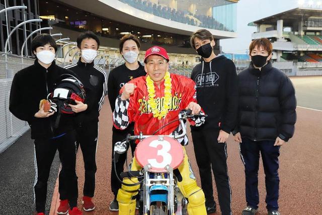 オート】73歳の篠崎実が優勝！公営競技の最年長V記録を樹立「爺さん