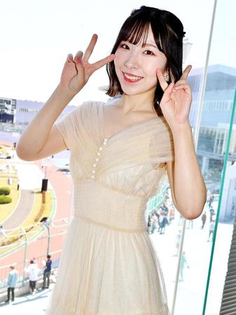 　平塚競輪でライブを行った岩佐美咲