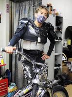 　「タイヤが滑っちゃった。悔しいなあ」と残念がる森且行