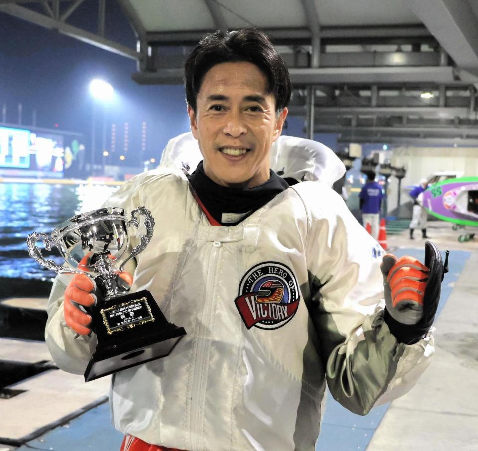 　地元で久々の優勝を飾った田中信一郎