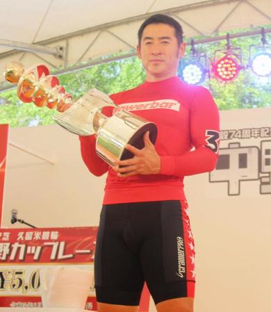 　１０年ぶり５回目のＧ３制覇を果たした成田和也