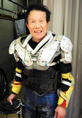 　１４００勝を達成した７６歳の鈴木章夫