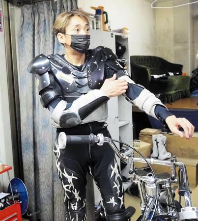 　レース後の長い審議に少し不安そうな森且行