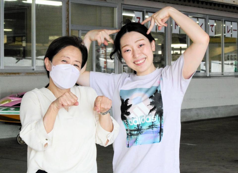 　徳増宏美さんが水神祭への期待を寄せる小芦るり華（右）