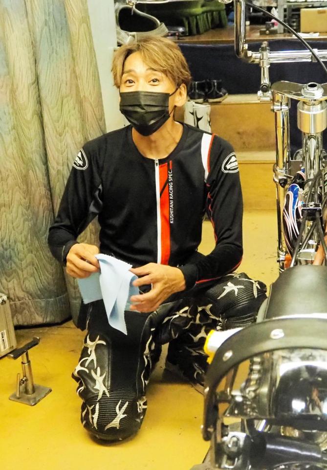 試走後に大雨が降り、水浸しの湿走路の優勝戦に出走した森且行