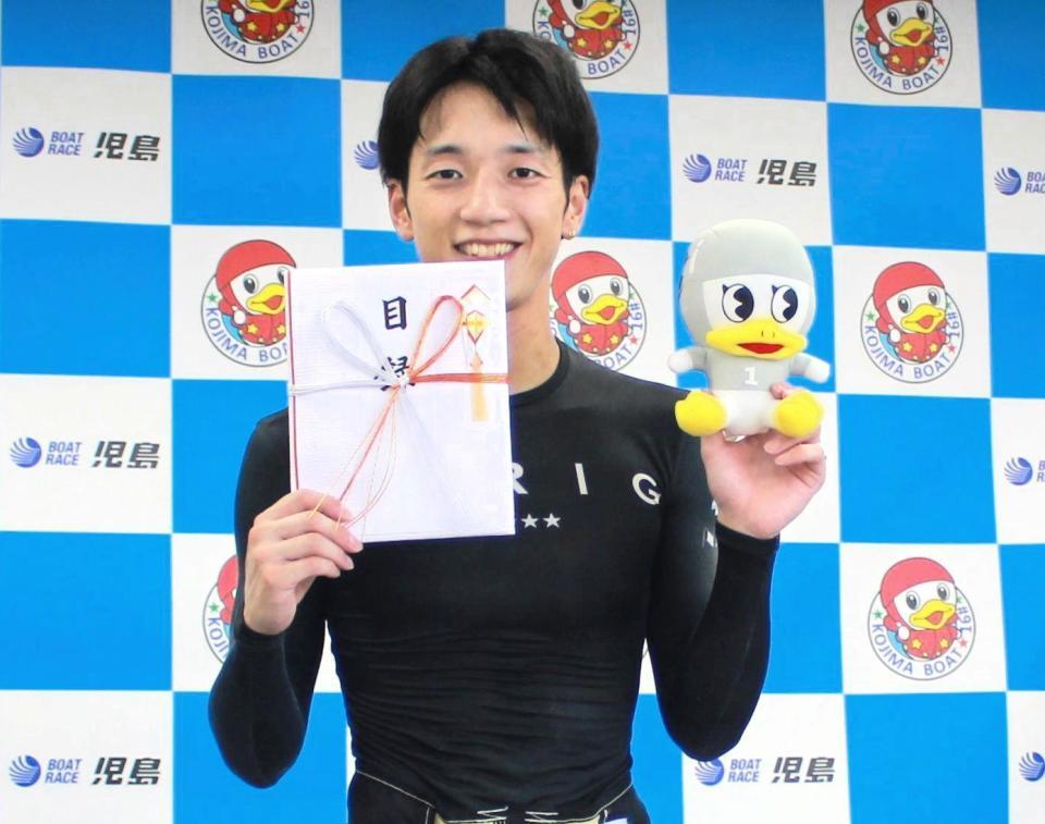 ボート】浪速のプリンス・上條暢嵩が児島で今年V2 表彰式には女性