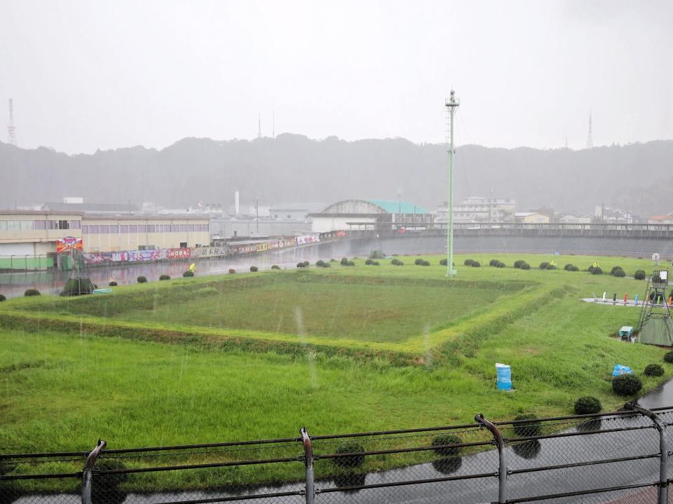 　落雷による機材故障で１２Ｒが中止になった福井競輪