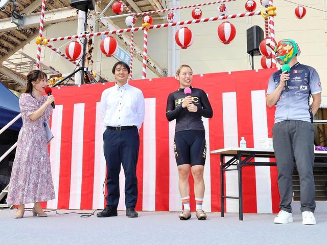 競輪】小田原Ｇ３ 佐藤水菜＆郡司浩平トークショー 佐藤は伊豆から自転車で来場/レース/デイリースポーツ online