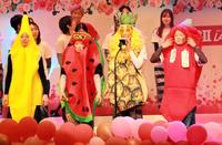 　フルーツの着ぐるみで登場した岡山勢（左から安井瑞紀、薮内瑞希、土屋南、勝浦真帆）