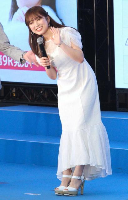 矢吹奈子 生サインボード mqdefault.jpg