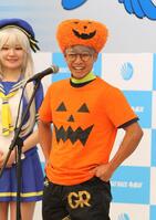 　オープニングセレモニーでハロウィンのコスプレで登場した平本真之