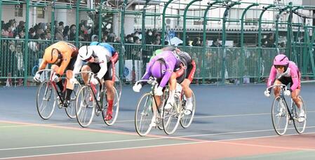 　１１Ｒヤンググランプリのゴール前（撮影・持木克友）