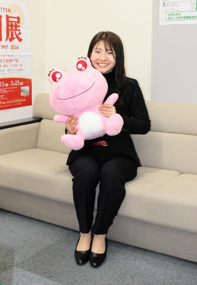 　Ｇ３・オールレディースのＰＲで来社した登みひ果