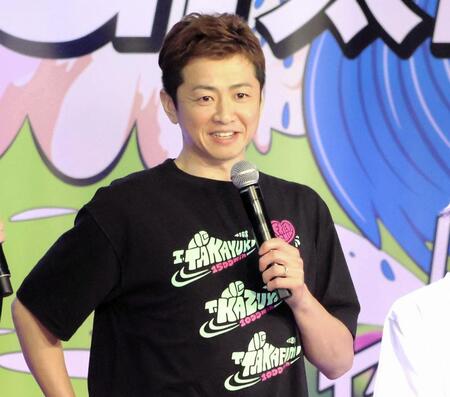 　インタビューで意気込みを語る石野貴之