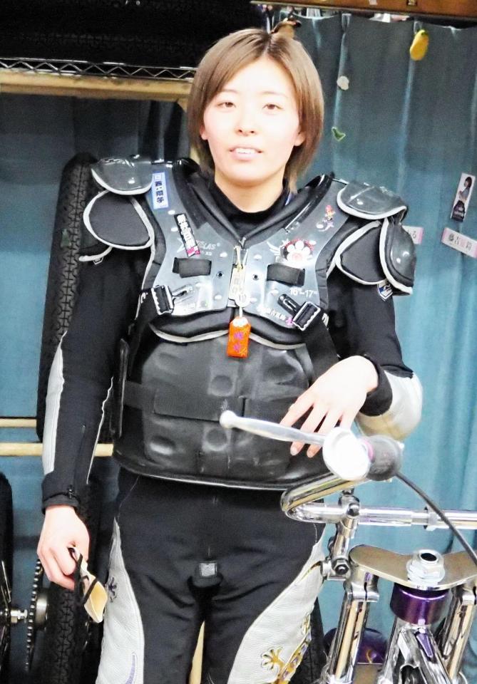 　熱走路の準決で一発を狙う伊東玲衣