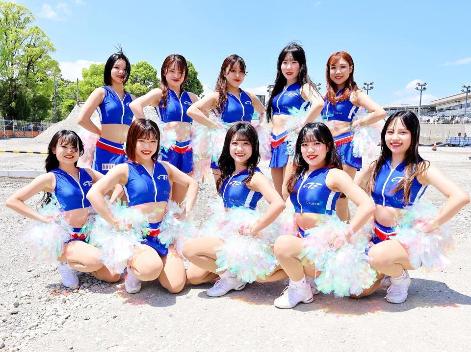 　ＢリーグのＦＥ名古屋オフィシャルチアダンスチームＦＥｇｉｒｌｓ（後列左から）Ｓａｉ、Ｈｉｒｏｋａ、Ｈｉｎａ、Ａｙａｎａ、Ｋｏｋｏｒｏ（前列左から）Ｋａｒｅｎ、Ｙｕｋａｋｏ，Ｈｉｍｉｋａ、Ｋｏｋｏｎａ、Ｌｙｎｎ