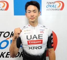 　番手から抜け出す長島大介