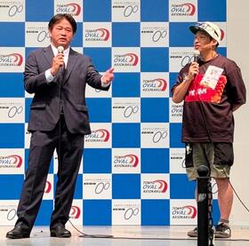 　スペシャル対談を行う（左から）谷佳知氏と安田大サーカスの団長安田