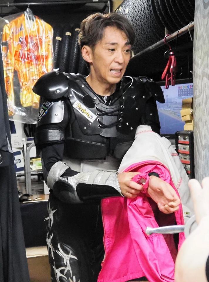 　「いやー、滑ったなあ」初戦３着で準決に進出した森且行