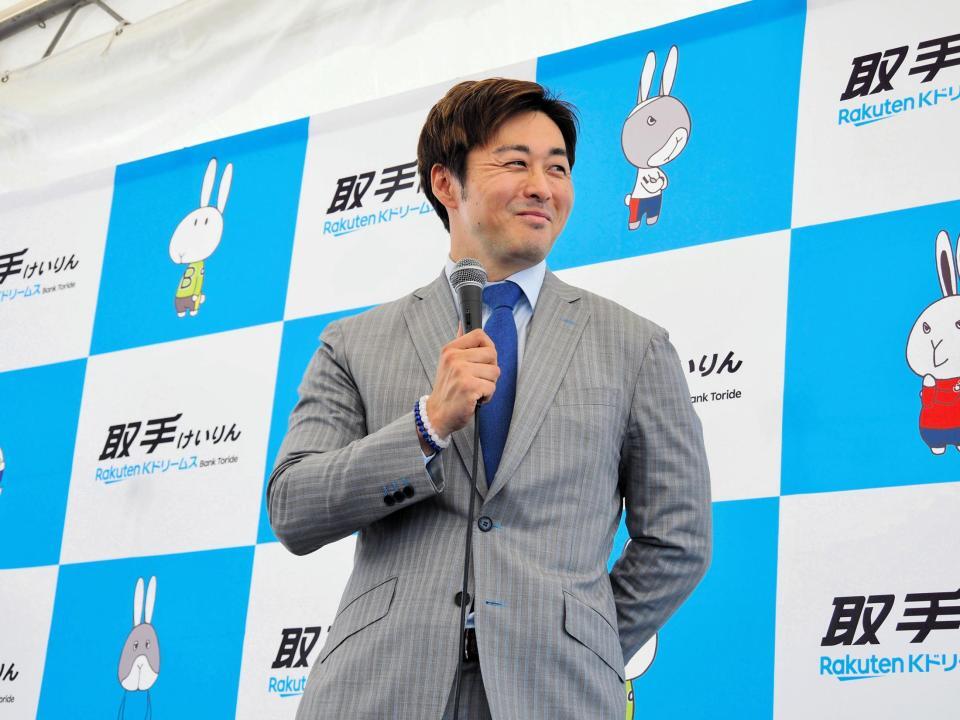 　トークショーで笑顔を見せる平原康多氏