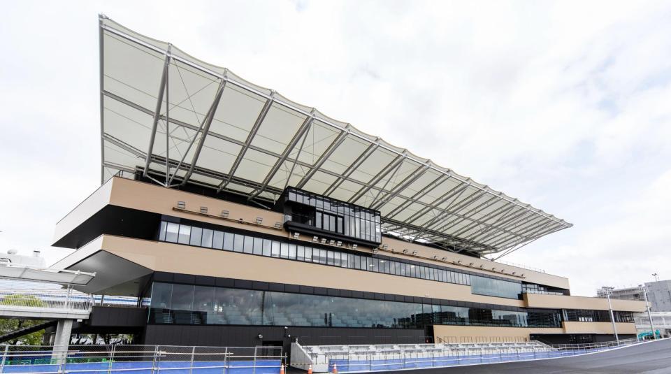 　１０日に先行オープンする広島競輪場の新スタンド棟