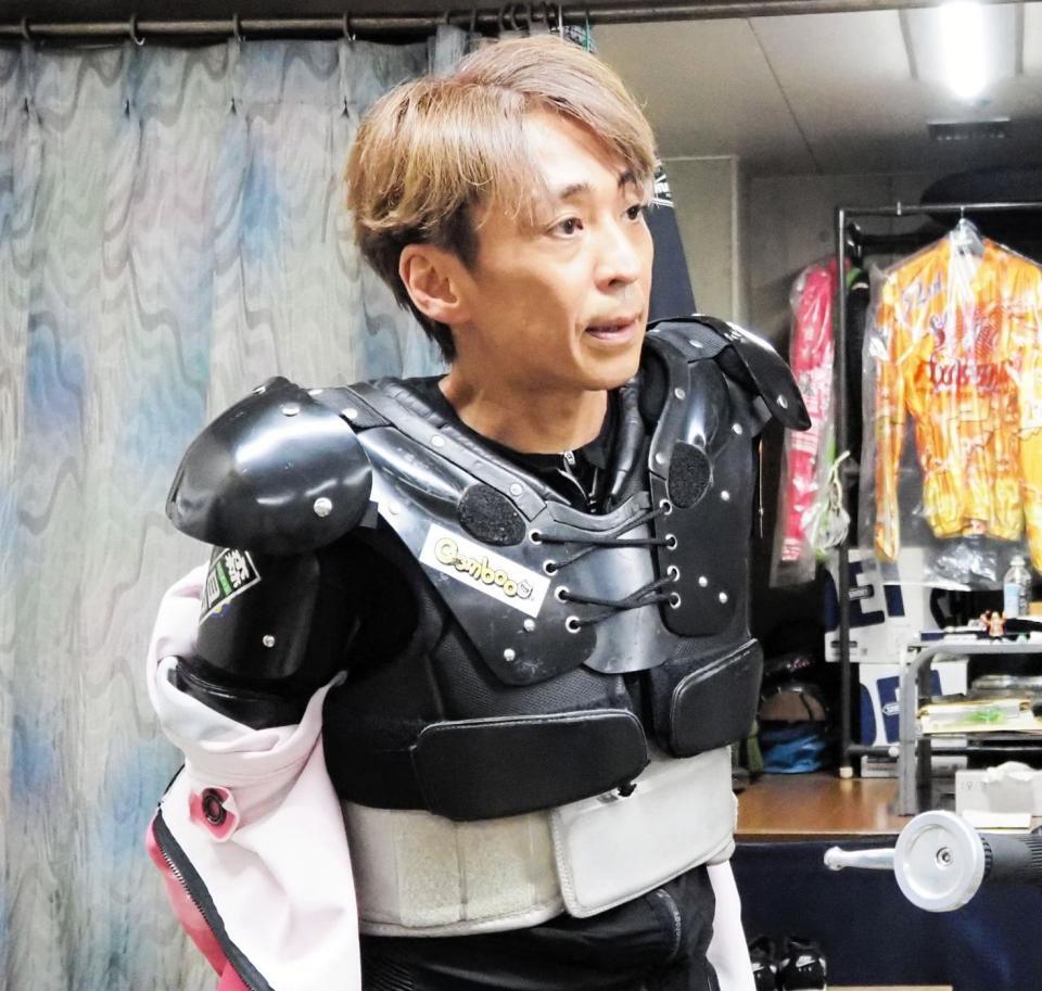 　「タイヤが滑った」と惜敗に残念そうな森且行