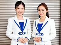 　岸和田競輪でアテンドレディーを務める佐々木もえさん（左）、井畑奏子さん