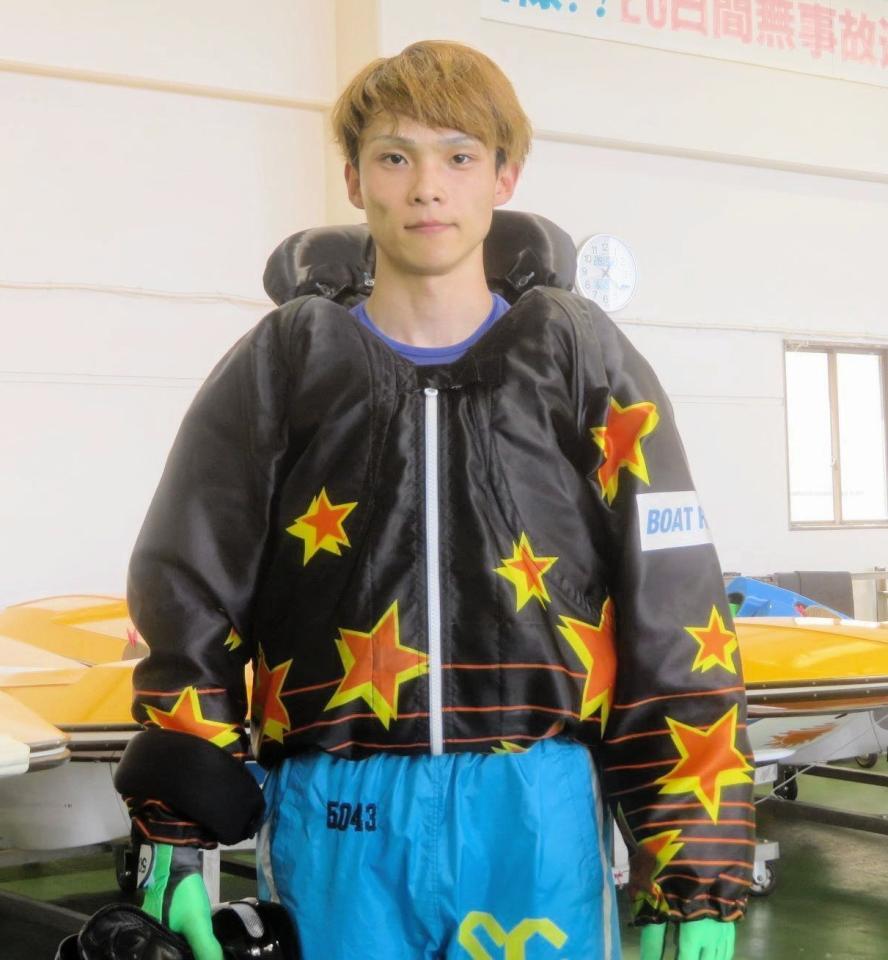 　持ち前の攻撃力で逆転Ｖを狙う中村日向