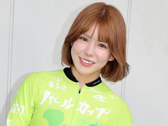 ハ*ナ様 ガールズケイリン　 タオル 　日野未来　サイン　114期　奈良　未開封 ハ*ナ様 ガールズケイリン タオル 日野未来 サイン 114期 奈良