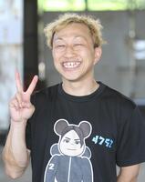八十岡恵美 自分の子供とロゴがマッチングしたヘルメット