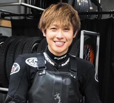 　熱走路を利して逃げ切りを狙う上原大輝