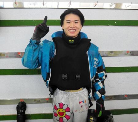 　１０７３走目で通算１００勝を挙げた浦野海