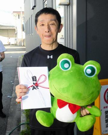 　通算２５００勝を達成した山一鉄也