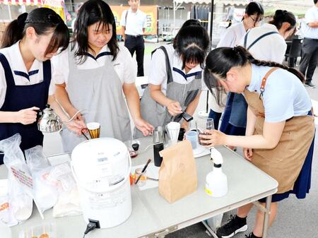 　玉野競輪場内のよんまるカフェ