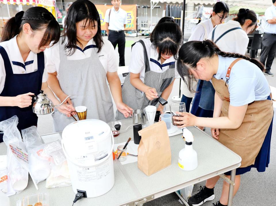 　玉野競輪場内のよんまるカフェ