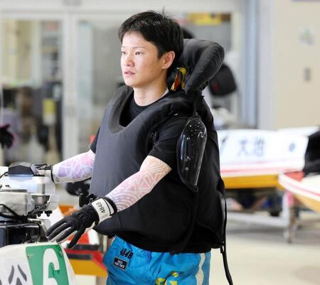 　１着発進を決めた仲谷颯仁