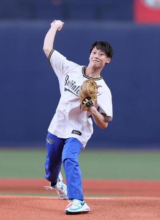 【ボート】大阪支部のスーパールーキー石本裕武が始球式に登場