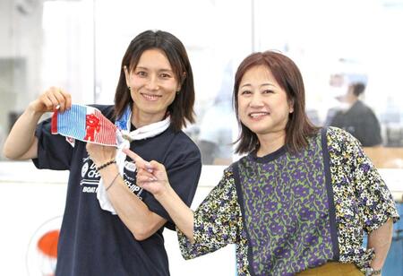 首に巻いているのは渡辺千草選手からのみゃくみゃくタオル。先輩使ってますよ