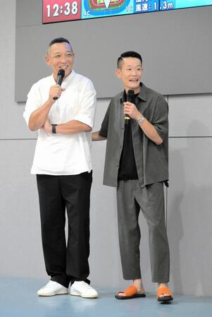 　軽妙なトークで会場を沸かす競輪界のレジェンド・三宅伸氏（左）と茅原悠紀（撮影・金居みつよし）