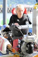 　エースエンジンに手応えを見せる飛田江己（撮影・金居みつよし）