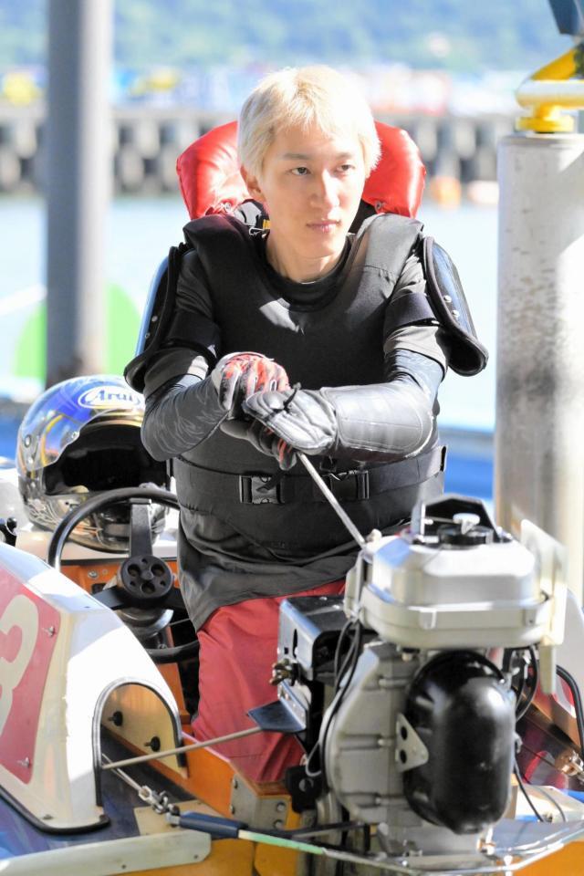 　エースエンジンに手応えを見せる飛田江己（撮影・金居みつよし）