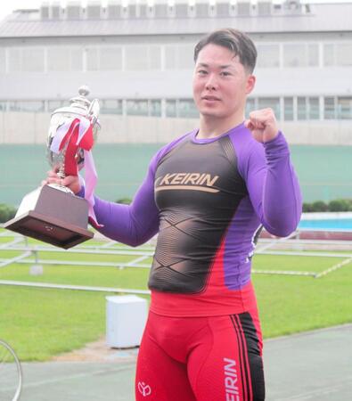 Ｓ班となってから初めての記念優勝を手にした犬伏湧也