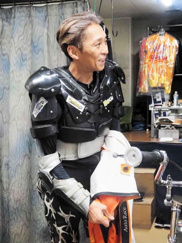 　連敗ストップでやれやれの表情を見せた森且行