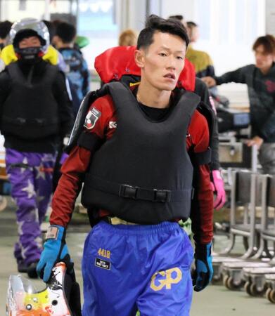 　絶好枠で攻め手を封じる茅原悠紀