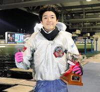 池田勝ページ ブルーインパルス・池田浩二がSG初制覇！｜ボートレース年鑑 2003年