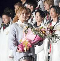 　オープニングセレモニーに登場した福留光帆（撮影・西田忠信）