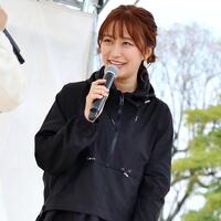　広島競輪でトークショーに出演中の枡田絵理奈アナウンサー