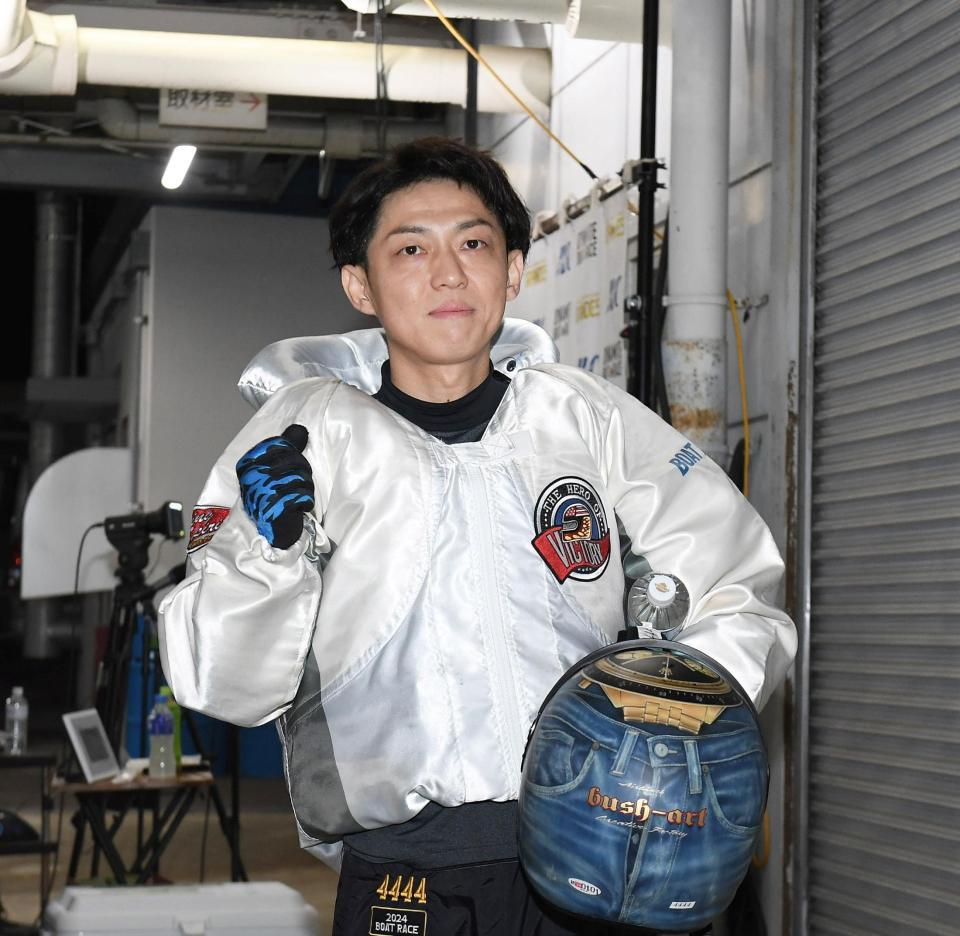 　桐生順平（撮影・西田忠信）